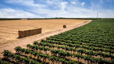 5648 N Montpelier Rd, Denair, CA 95316 - photo 4