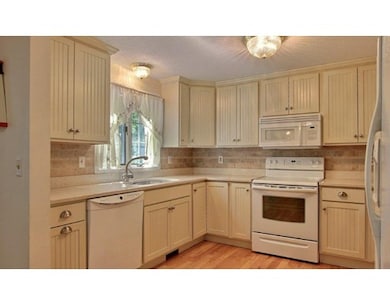 36 Chilmark Dr unit 36, East Falmouth, MA 02536 - photo 4