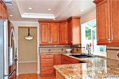 Pretty remodeled kitchen, with updated cabinets, g