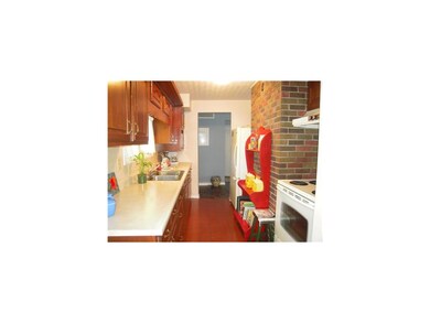 Kitchen. Galley style, open kitchen!