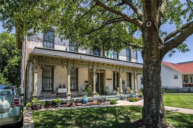 522 W Maple Ave, Independence, MO 64050 - photo 4