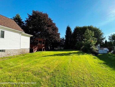 639 E Grant St, Olyphant, PA 18447 - photo 5