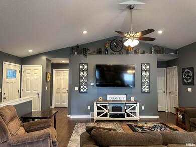 1460 Lawrence Ave, Camanche, IA 52730 - photo 5