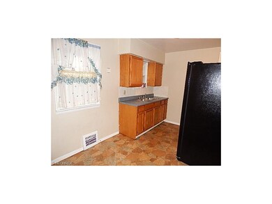 Eat-in kitchen