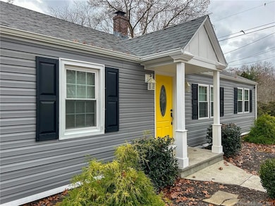 66 Nehantic Dr, Niantic, CT 06357 - photo 2