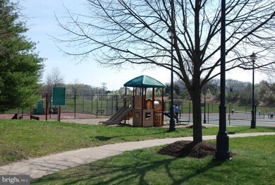 2768 Winston Ct, Woodbridge, VA 22191 - photo 4