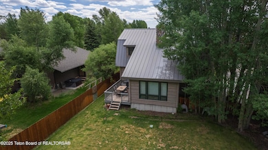 939 W Stuart St, Pinedale, WY 82941 - photo 7