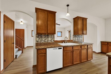 407 Century Oak Dr, Waukesha, WI 53188 - photo 7