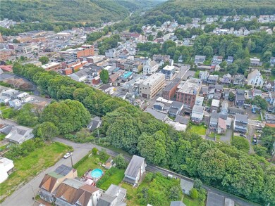 211 Franklin St, Tamaqua, PA 18252 - photo 2