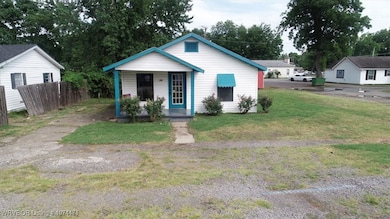 308 Peters St, Poteau, OK 74953 - photo 2