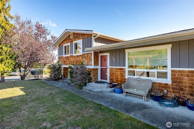 1607 B Ave, Anacortes, WA 98221 - photo 2