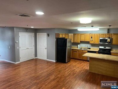 79-93 Montgomery St unit 406, Paterson, NJ 07501 - photo 5