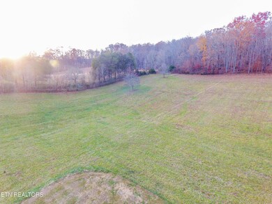 397 Circle Dr, Maynardville, TN 37807 - photo 4