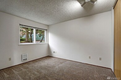 22222 24th Ave S unit C18, Des Moines, WA 98198 - photo 5