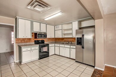Eat in Kitchen