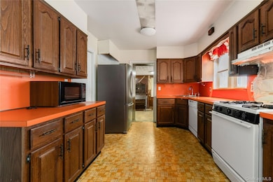 18547 80th Rd, Jamaica, NY 11432 - photo 7