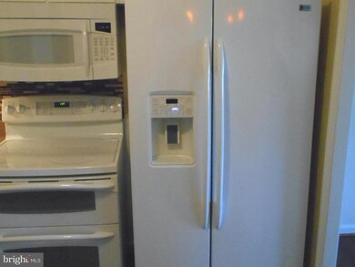 3737 Clarks Ln unit 303, Baltimore, MD 21215 - photo 6