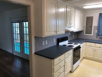 212 Peach St, Chatham, VA 24531 - photo 6