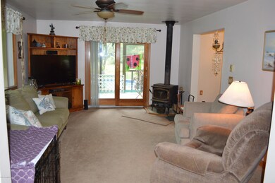 127 Brookside Ct, Stroudsburg, PA 18360 - photo 7