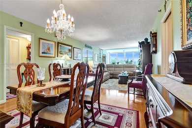 40 Feet of Living/Dining Space