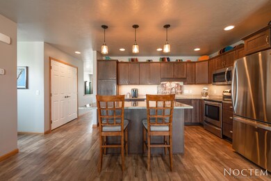 3707 Calgary Ct-14
