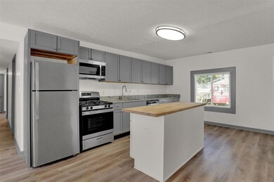 5522 S Greenfield St, Fountaintown, IN 46130 - photo 6