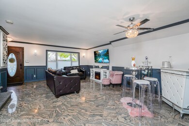 816 Sinclair Ave, Staten Island, NY 10309 - photo 4