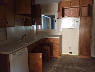 208 Sunset Dr, Saint Johnsbury, VT 05819 - photo 2