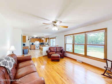 FAMILY ROOM-06