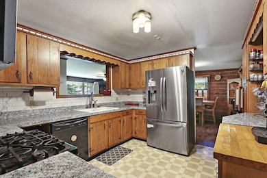 9-web-or-mls-2518 Borg Rd, Delavan, WI -