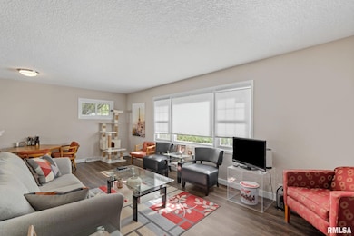 405 Westerfield Rd, Davenport, IA 52806 - photo 4