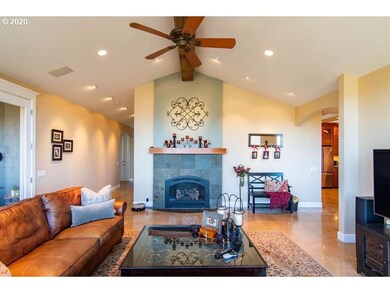 1715 NE Sunset Ln, Grants Pass, OR 97526 - photo 5