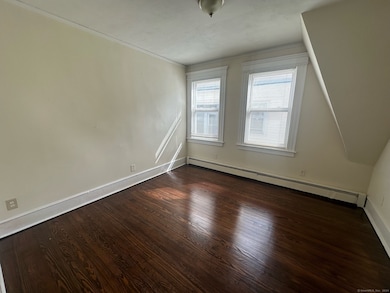40 Vine St unit 3 flr, Bridgeport, CT 06604 - photo 7