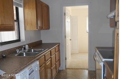 5919 Ridgeway Rd E, Jacksonville, FL 32244 - photo 5