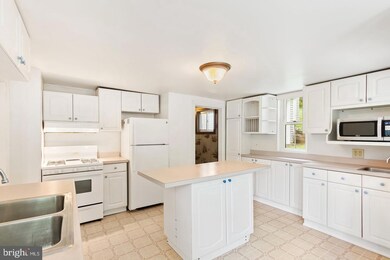 11715 N Main Street Extension, Glen Rock, PA 17327 - photo 7