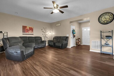 1598 Metcalfe Ave, Obetz, OH 43207 - photo 7