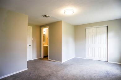 6935 Finch St, Houston, TX 77028 - photo 6