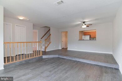 12572 Kempston Ln unit 884, Woodbridge, VA 22192 - photo 5