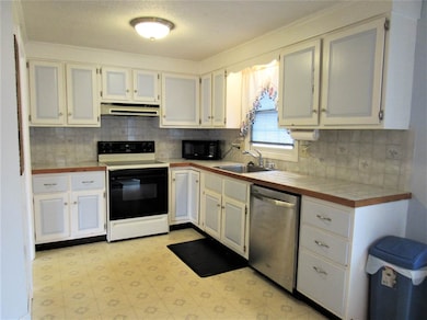 56 Crosby St, Milford, NH 03055 - photo 4