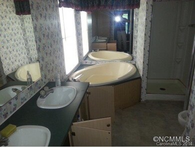 62 Hubbard Ln, Candler, NC 28715 - photo 6