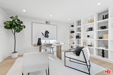 18101 Green Meadow Dr, Encino, CA 91316 - photo 4