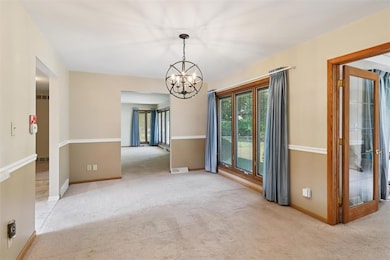 7215 Washington Ave, Windsor Heights, IA 50324 - photo 5