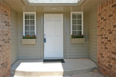 916 N Blackwelder Ave, Edmond, OK 73034 - photo 2