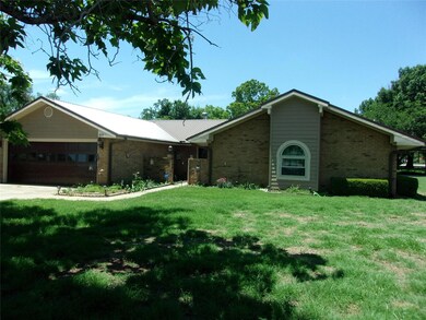 839 N Avenue B, Springtown, TX 76082 - photo 5