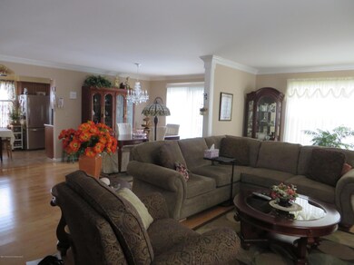 Living Rm toward dining room