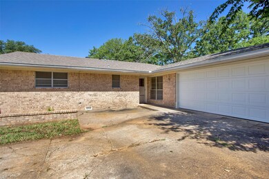 1331 Crestview Dr, Denison, TX 75020 - photo 4
