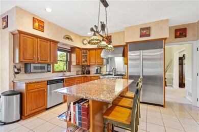 KITCHEN - Plenty of cabinetry, granite countertops