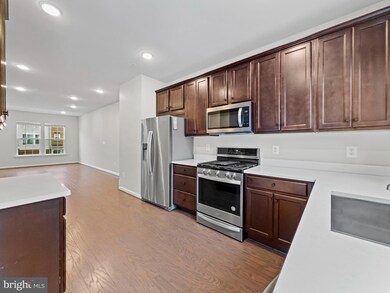 2570 Debert Cir, Hanover, MD 21076 - photo 4