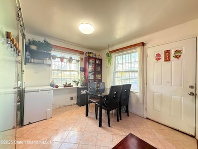 33 Geo Ct, Staten Island, NY 10304 - photo 5