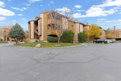 662 W Jefferson Cove, Sandy, UT 84070 - photo 2